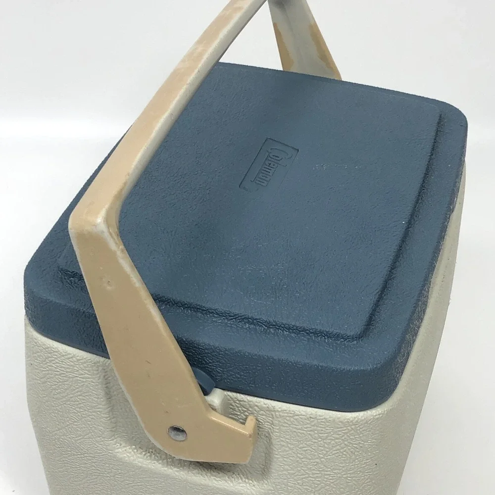 Vintage Colman Lunchbox Cooler 5272 Armour 6 Pack Beer Tail Gate Fishing Hunting